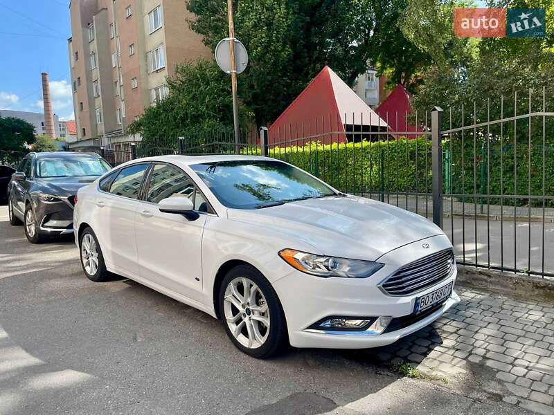 Седан Ford Fusion 2018 в 