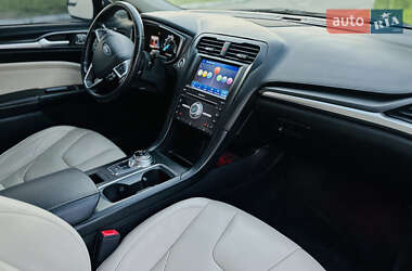 Седан Ford Fusion 2017 в 