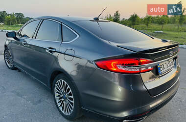 Седан Ford Fusion 2017 в 