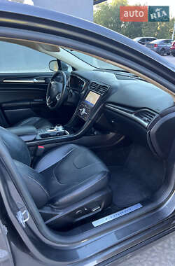Седан Ford Fusion 2019 в Львове
