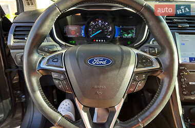Седан Ford Fusion 2019 в Львове
