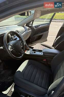 Седан Ford Fusion 2019 в 