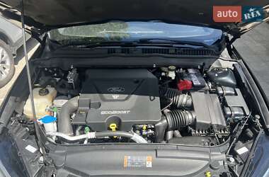 Седан Ford Fusion 2017 в 
