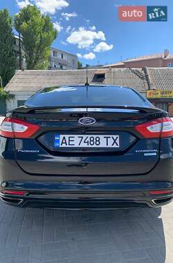 Седан Ford Fusion 2015 в 