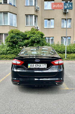 Седан Ford Fusion 2016 в 