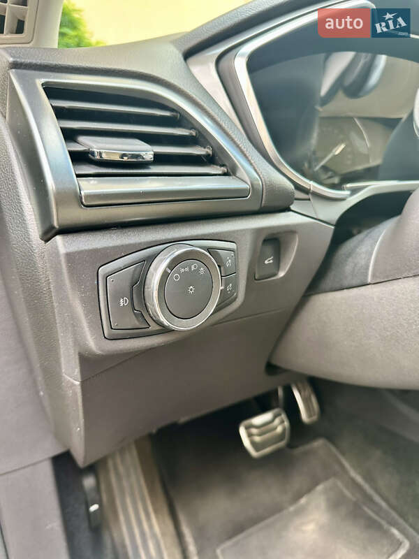 Седан Ford Fusion 2016 в Софиевской Борщаговке
