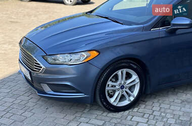 Седан Ford Fusion 2018 в 