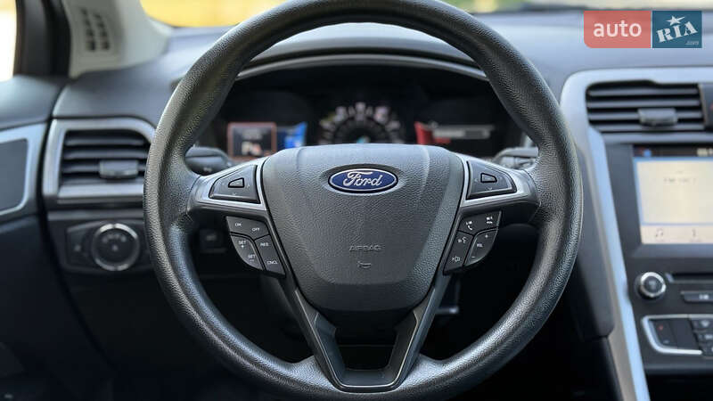 Седан Ford Fusion 2018 в Калуше