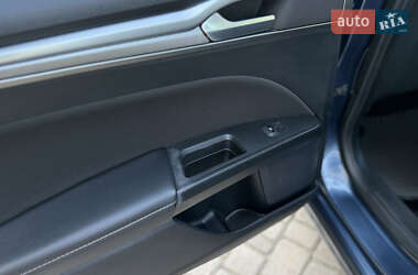 Седан Ford Fusion 2018 в 