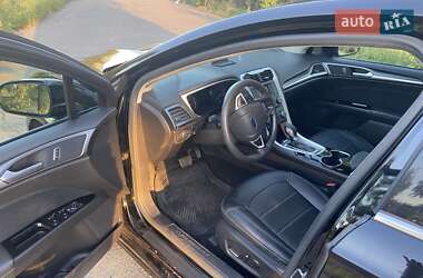Седан Ford Fusion 2015 в 