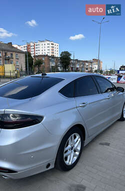 Седан Ford Fusion 2015 в 