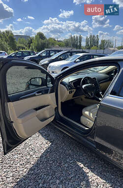 Седан Ford Fusion 2015 в 