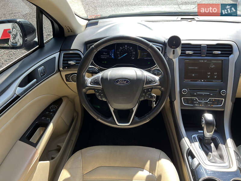 Седан Ford Fusion 2015 в Черкассах