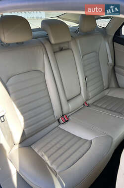 Седан Ford Fusion 2015 в 