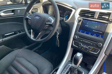 Седан Ford Fusion 2014 в 