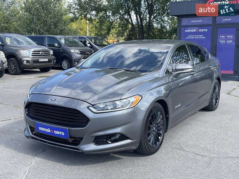 Седан Ford Fusion 2013 в 