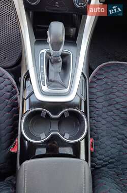Седан Ford Fusion 2014 в 