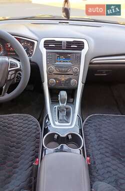 Седан Ford Fusion 2014 в 