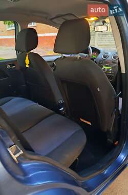 Хэтчбек Ford Fusion 2006 в 