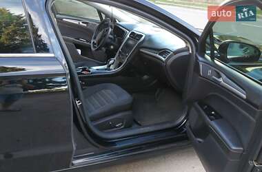 Седан Ford Fusion 2015 в Путивле