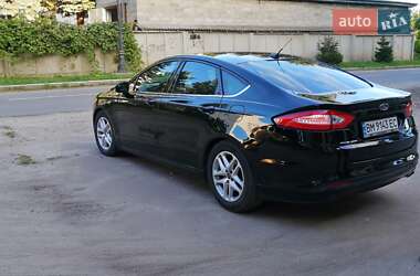 Седан Ford Fusion 2015 в 
