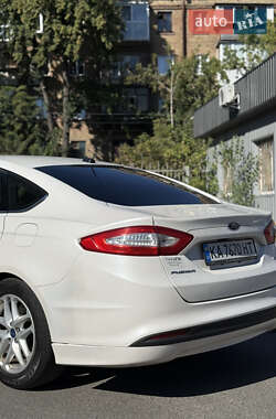 Седан Ford Fusion 2013 в 