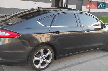Седан Ford Fusion 2014 в 