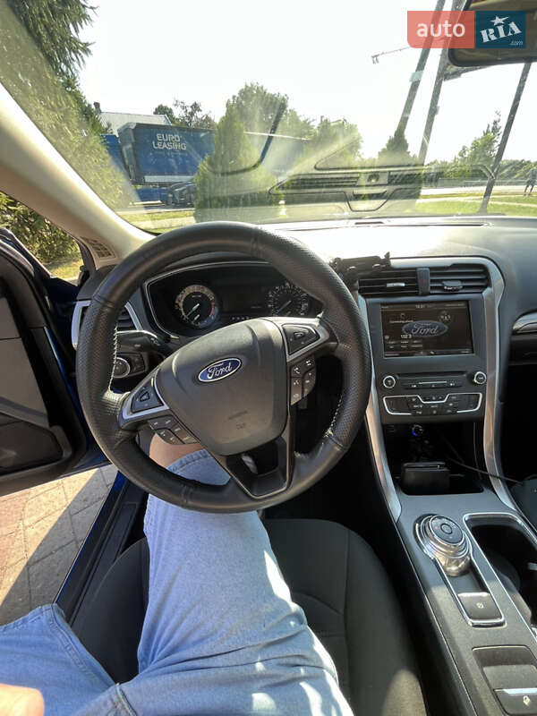 Седан Ford Fusion 2016 в Львове