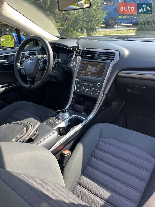 Седан Ford Fusion 2016 в Львове