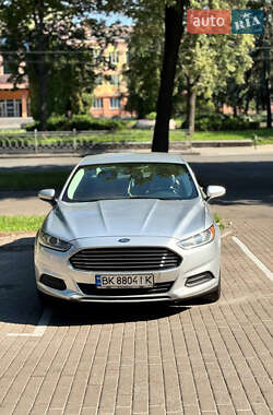 Седан Ford Fusion 2013 в 