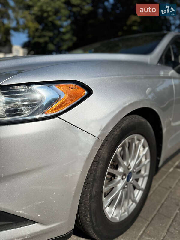 Седан Ford Fusion 2013 в Ровно