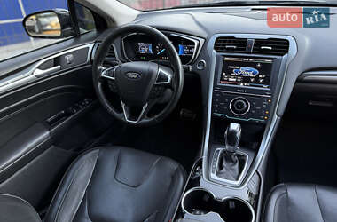 Седан Ford Fusion 2014 в 