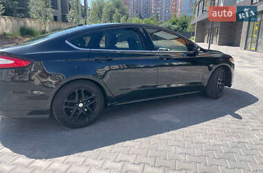 Седан Ford Fusion 2013 в 