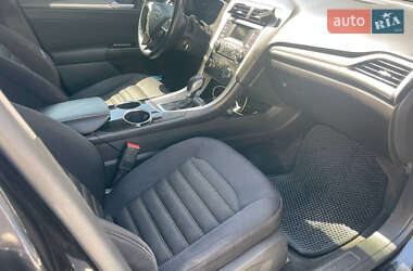 Седан Ford Fusion 2013 в 