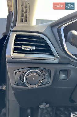 Седан Ford Fusion 2013 в 
