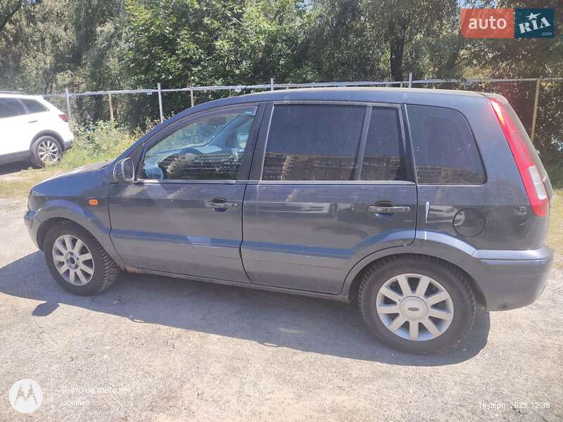 Хэтчбек Ford Fusion 2010 в Киеве