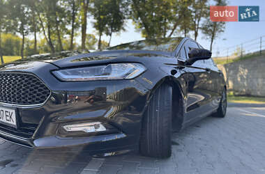 Седан Ford Fusion 2015 в 