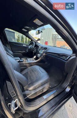 Седан Ford Fusion 2015 в 