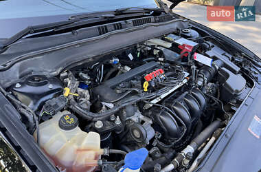Седан Ford Fusion 2015 в 