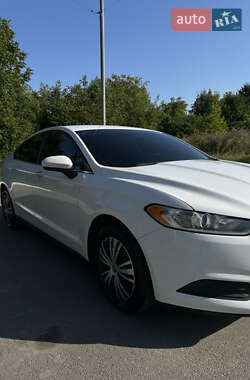 Седан Ford Fusion 2013 в 