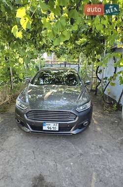 Седан Ford Fusion 2013 в 
