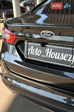 Седан Ford Fusion 2012 в 
