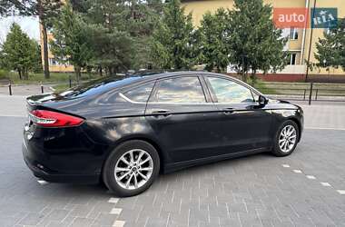 Седан Ford Fusion 2016 в 