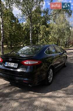 Седан Ford Fusion 2015 в 