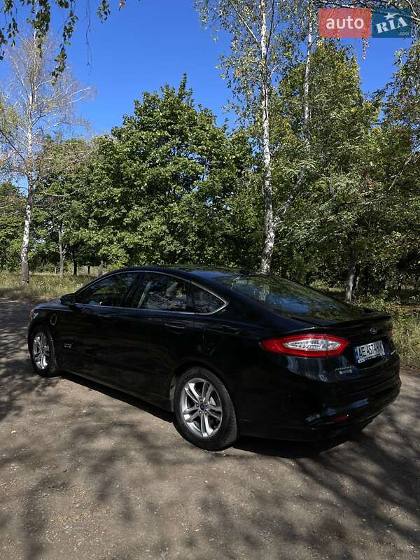 Седан Ford Fusion 2015 в Лозовой