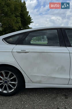 Седан Ford Fusion 2017 в 