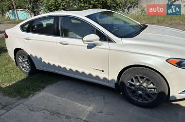 Седан Ford Fusion 2016 в 