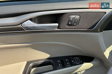 Седан Ford Fusion 2016 в 