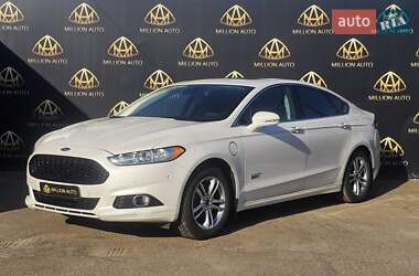 Седан Ford Fusion 2016 в 