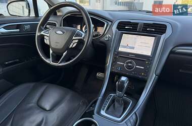 Седан Ford Fusion 2016 в 